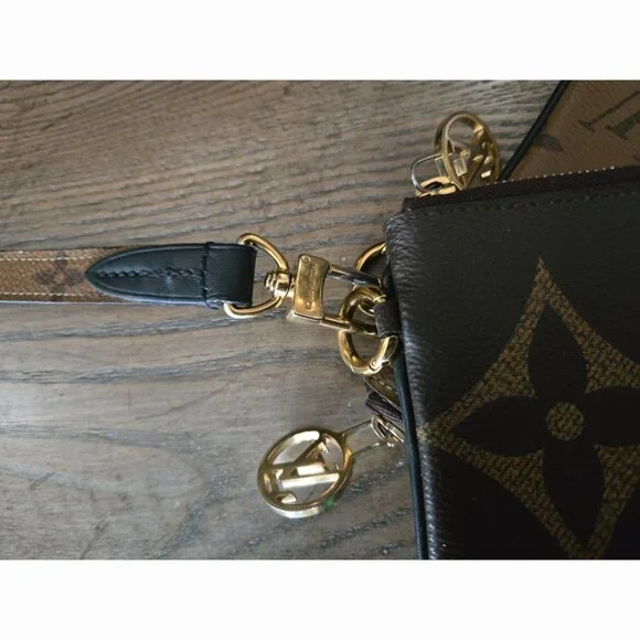 Authentic EUC LV On the Go Reverse Mono Giant Double Pouch Set Wristlet - Picture 5 of 15